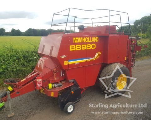 New Holland BB980 Baler
