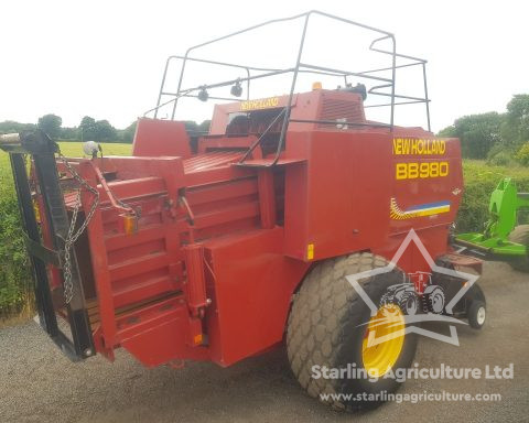 New Holland BB980 Baler