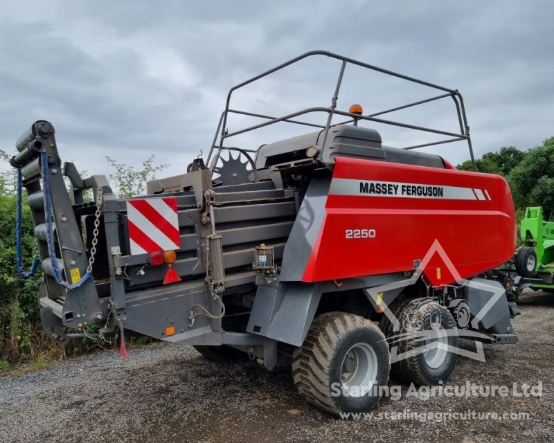 Massey Ferguson 2250 Baler