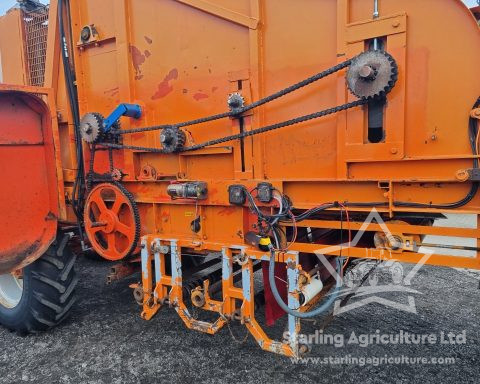 Larrington Straw Spreader