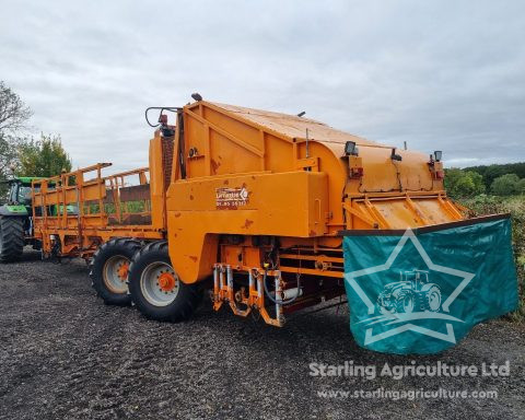 Larrington Straw Spreader