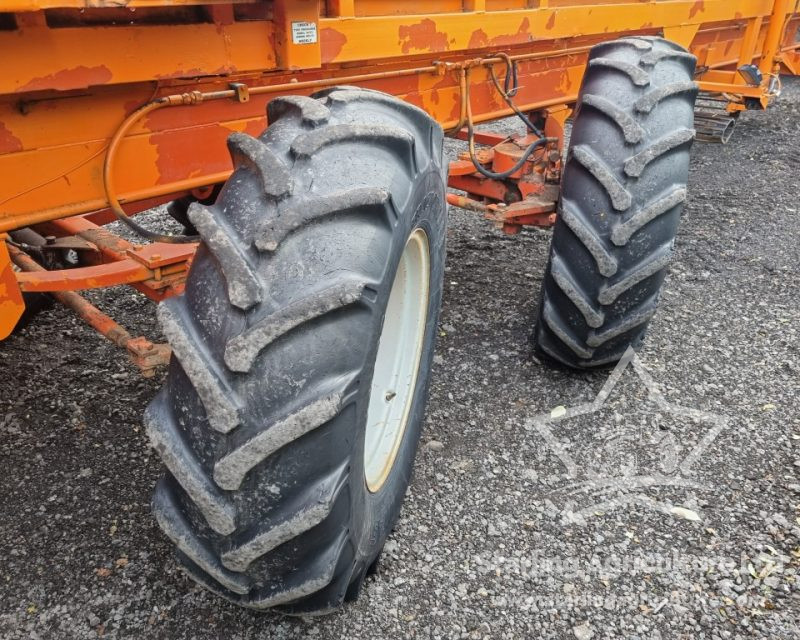 Larrington Straw Spreader