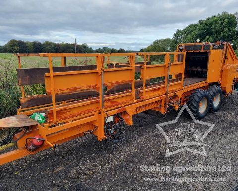 Larrington Straw Spreader