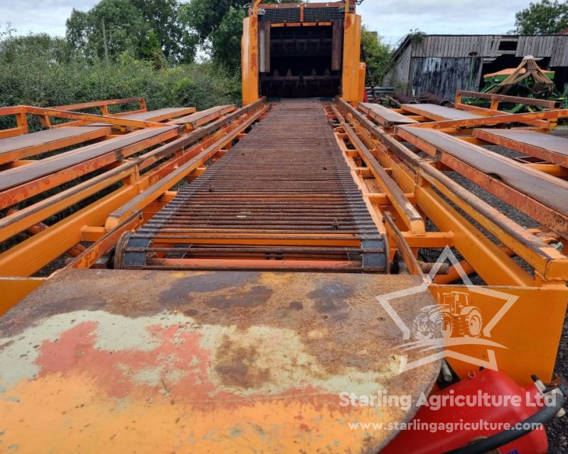 Larrington Straw Spreader