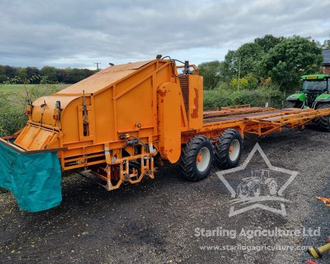 Larrington Straw Spreader