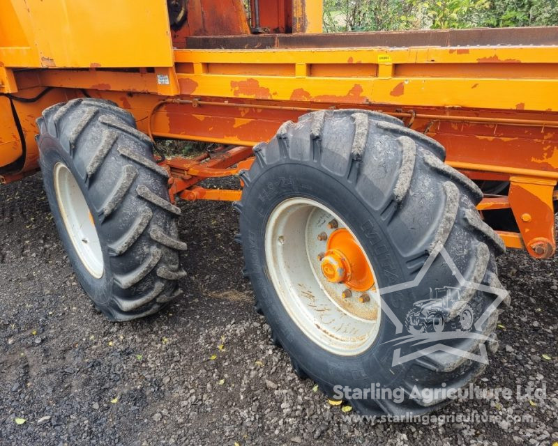 Larrington Straw Spreader