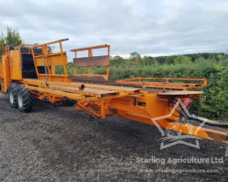 Larrington Straw Spreader