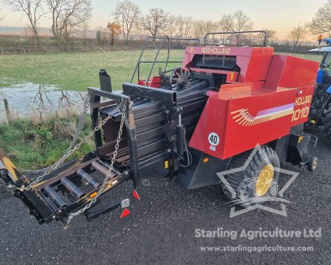 New Holland D1010 Baler