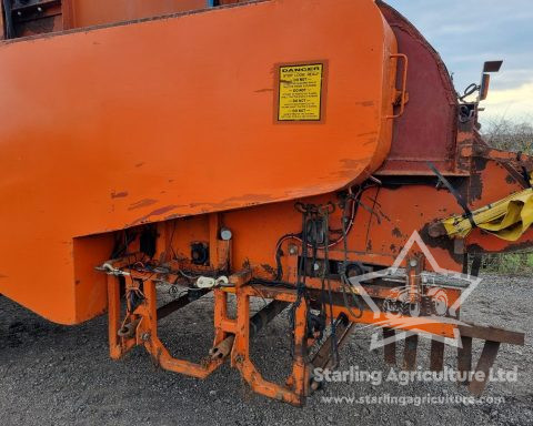 Larrington Straw Layer