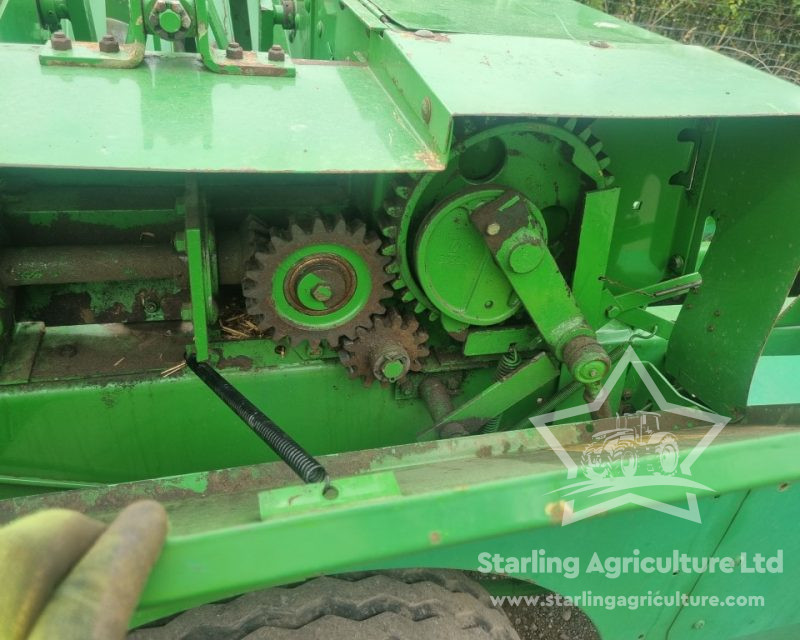 John Deere 459 Baler