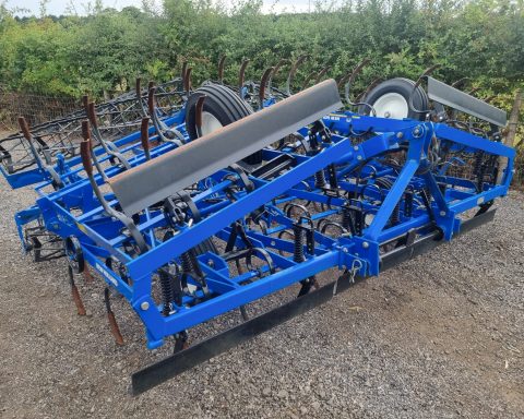 New Holland ( Kongskilde ) Springtine