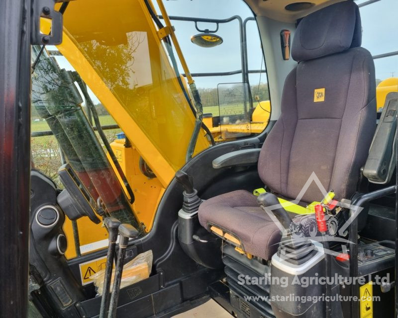 JCB JS130LC Plus