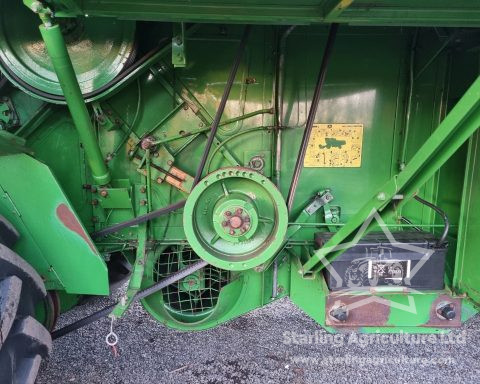 John Deere 1065 Combine Harvester