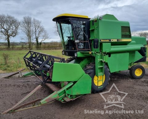 John Deere 1065 Combine Harvester