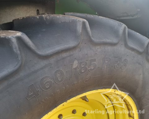 John Deere 6820