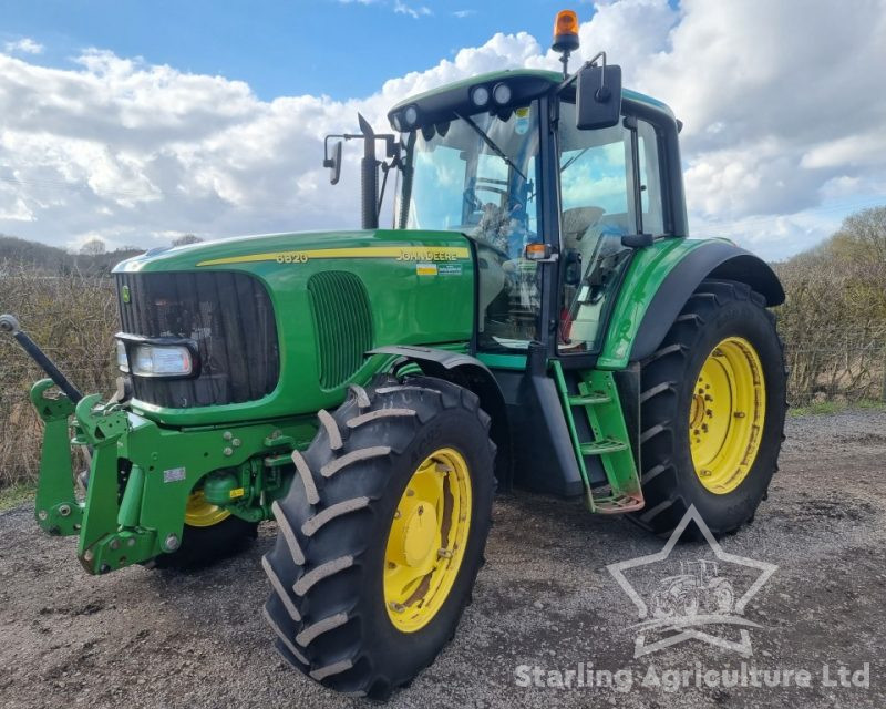 John Deere 6820