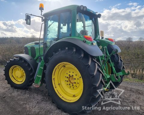 John Deere 6820