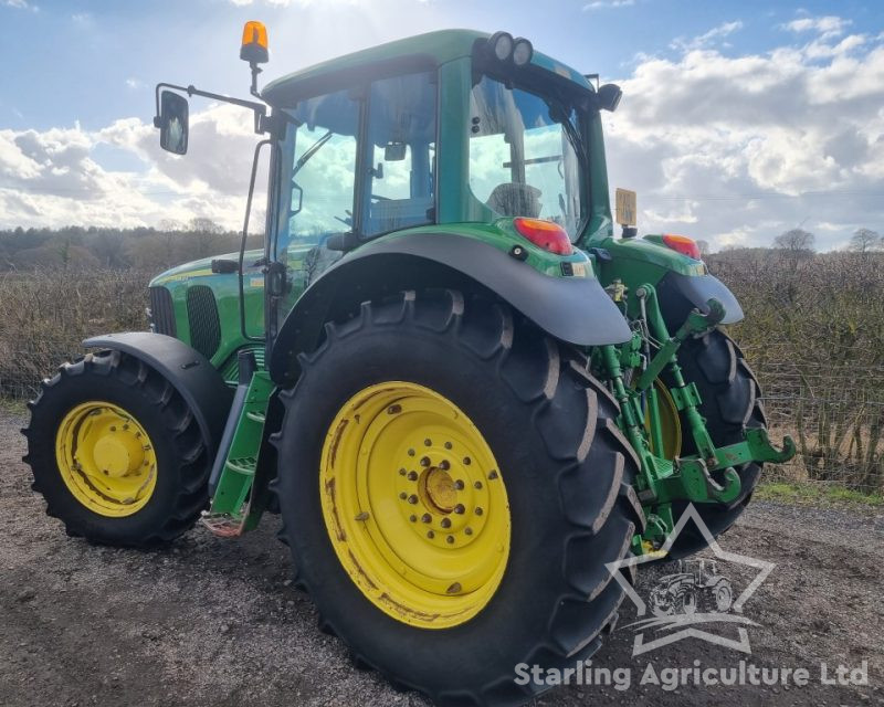 John Deere 6820