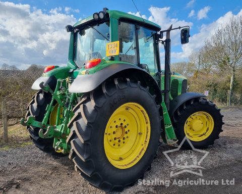 John Deere 6820