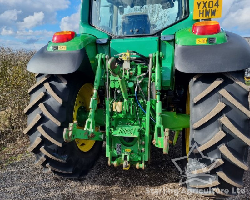 John Deere 6820