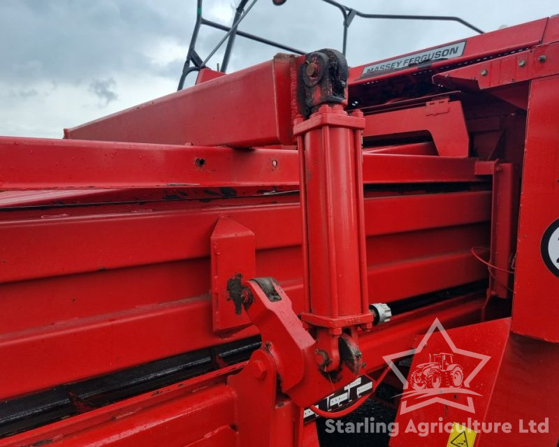 Massey Ferguson 186 Baler