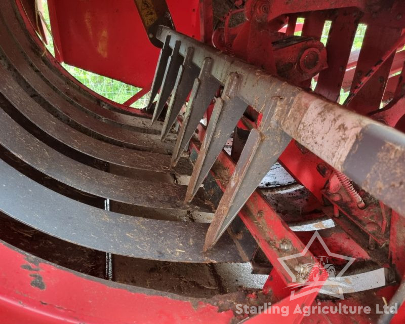 Massey Ferguson 186 Baler