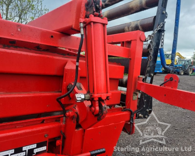 Massey Ferguson 186 Baler