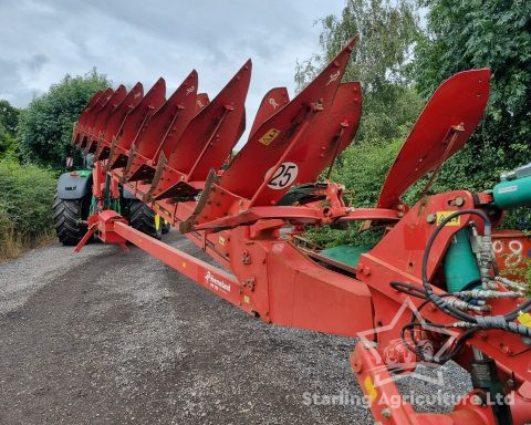 Kverneland PW100 Plough