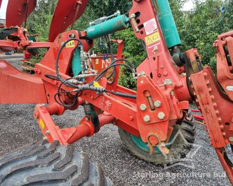 Kverneland PW100 Plough