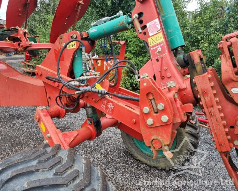 Kverneland PW100 Plough