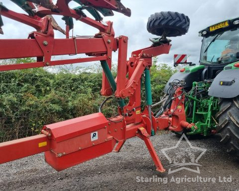 Kverneland PW100 Plough