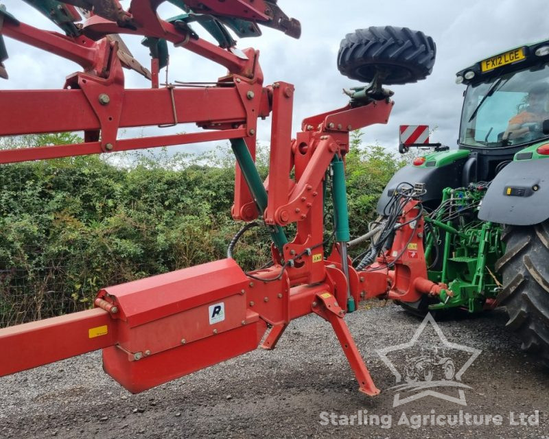 Kverneland PW100 Plough