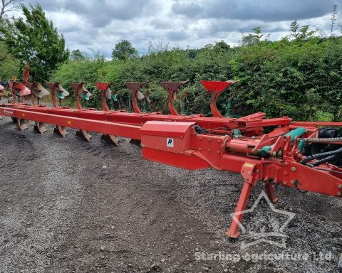 Kverneland PW100 Plough