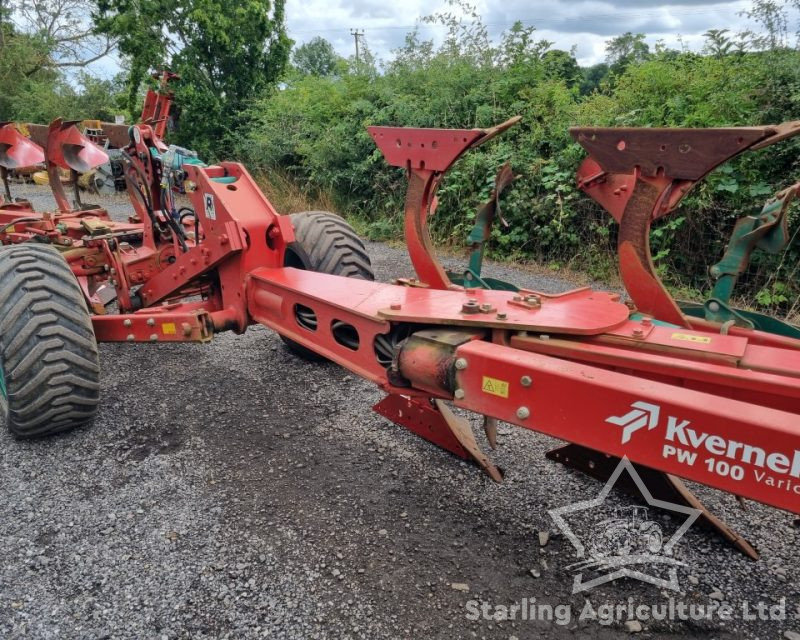 Kverneland PW100 Plough
