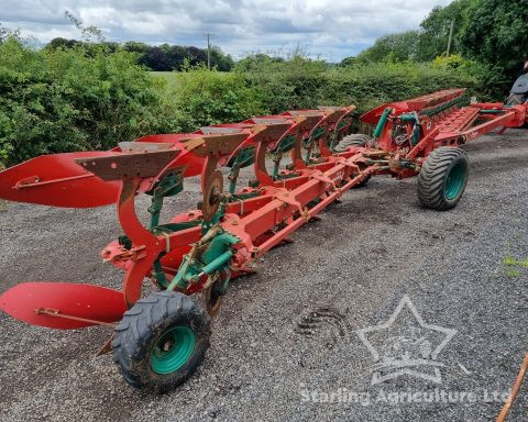 Kverneland PW100 Plough