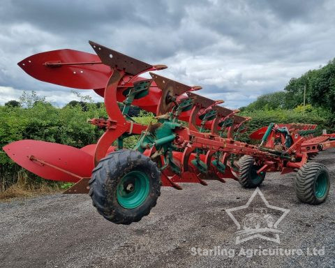 Kverneland PW100 Plough