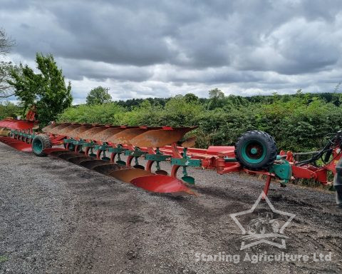 Kverneland PW100 Plough