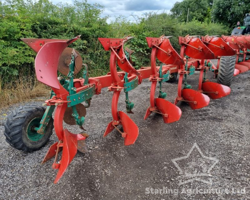 Kverneland PW100 Plough