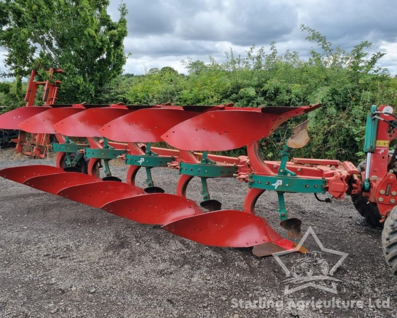 Kverneland PW100 Plough