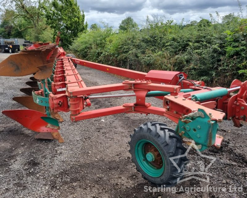 Kverneland PW100 Plough