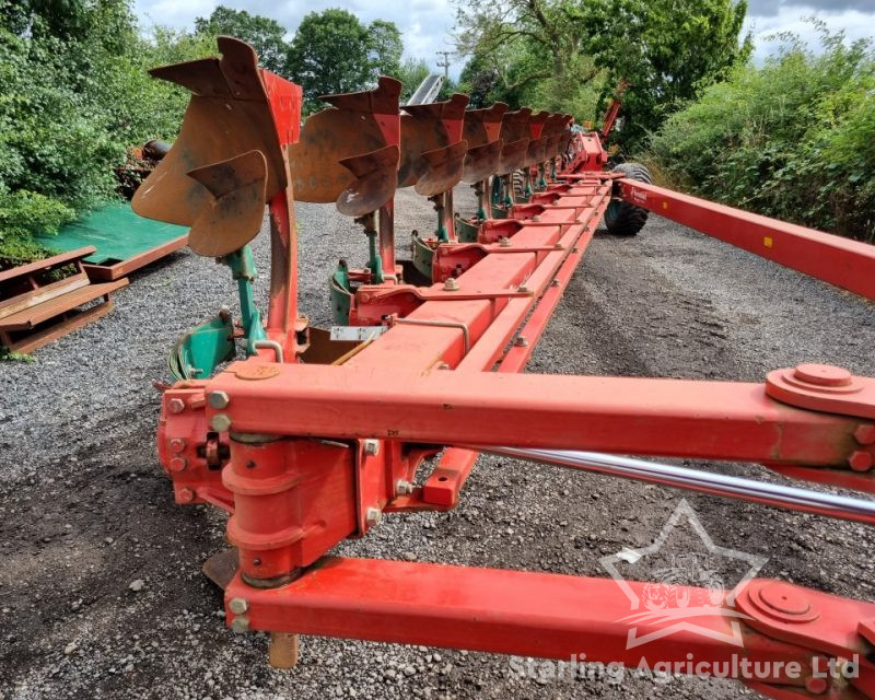 Kverneland PW100 Plough