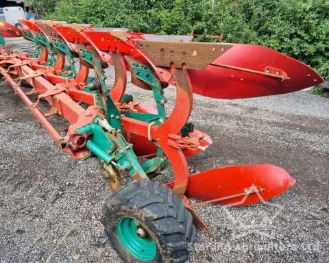 Kverneland PW100 Plough