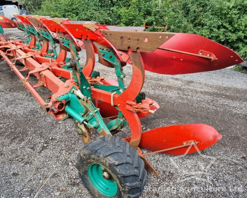 Kverneland PW100 Plough