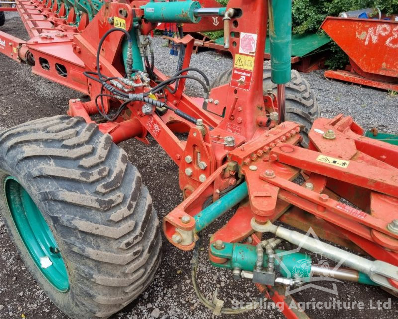 Kverneland PW100 Plough