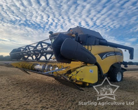 New Holland CX860 Combine