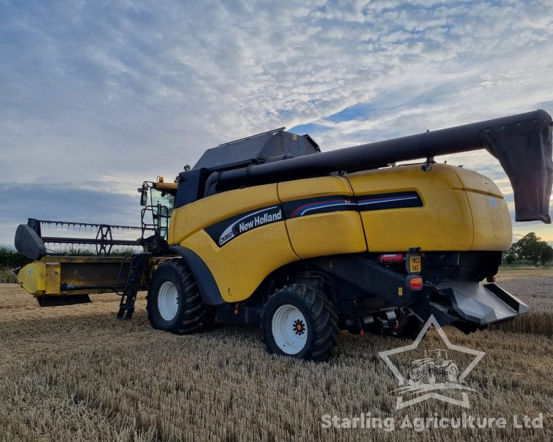 New Holland CX860 Combine