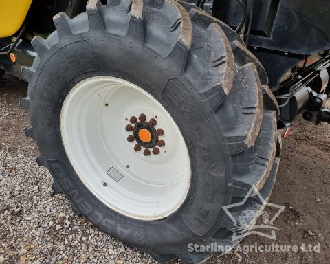 New Holland CX860 Combine