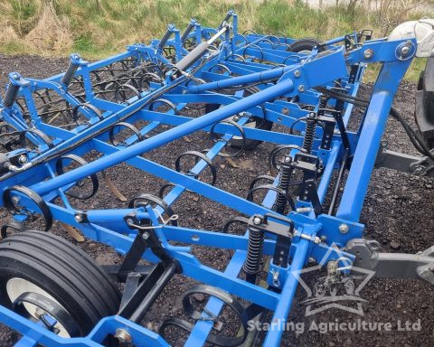 New Holland ( Kongskilde ) Springtine