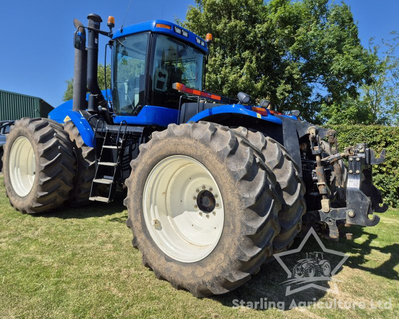 New Holland T9030