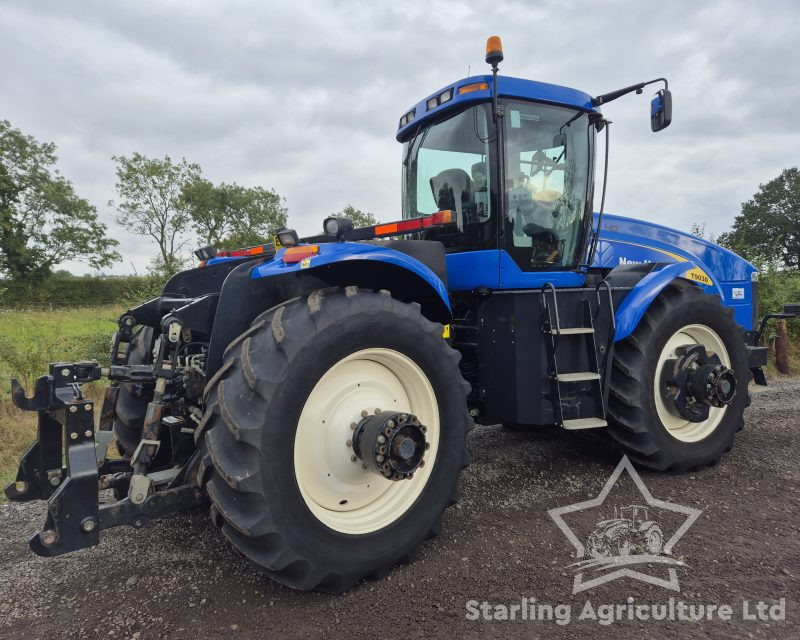 New Holland T9030